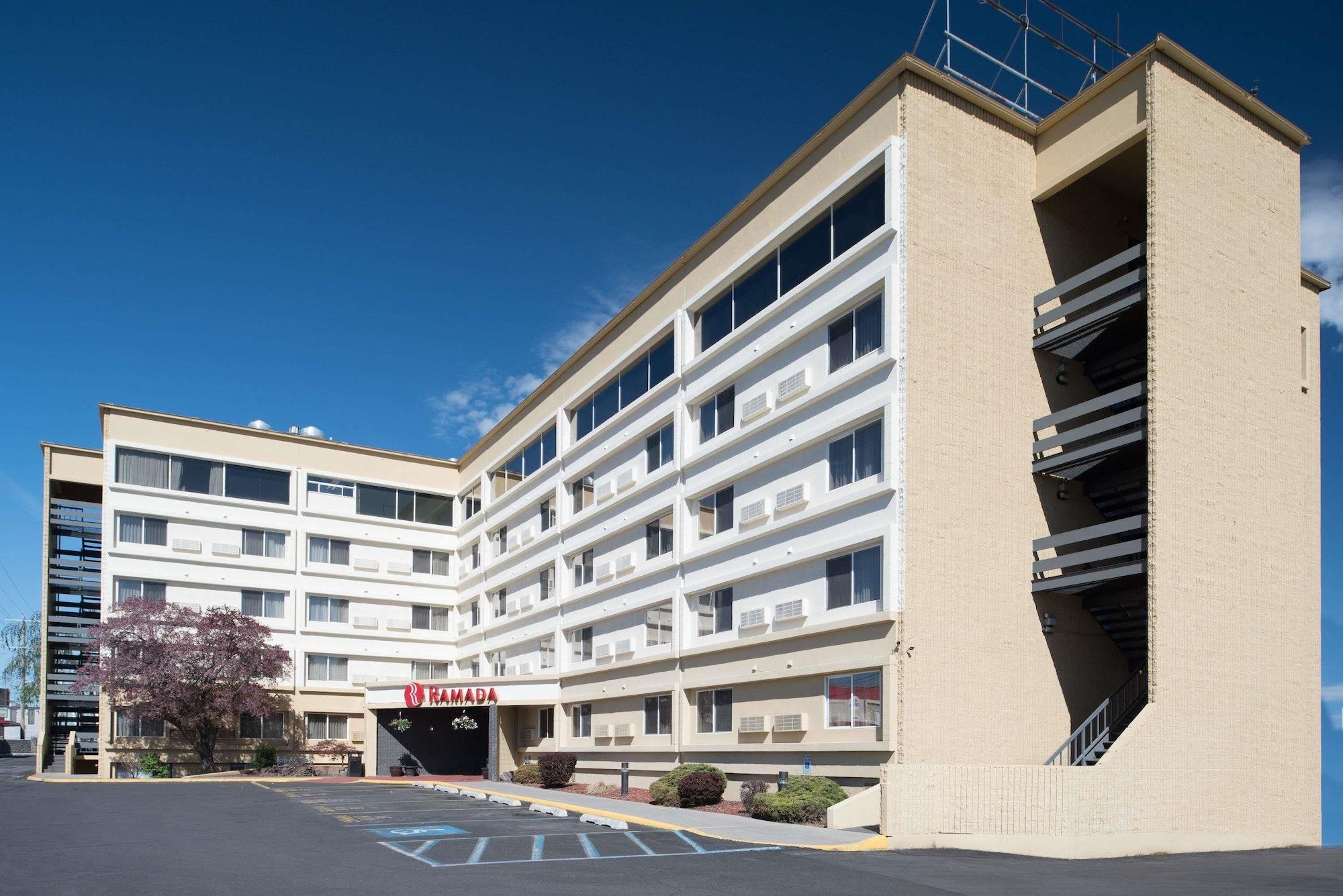Ramada By Wyndham Downtown Spokane Dış mekan fotoğraf