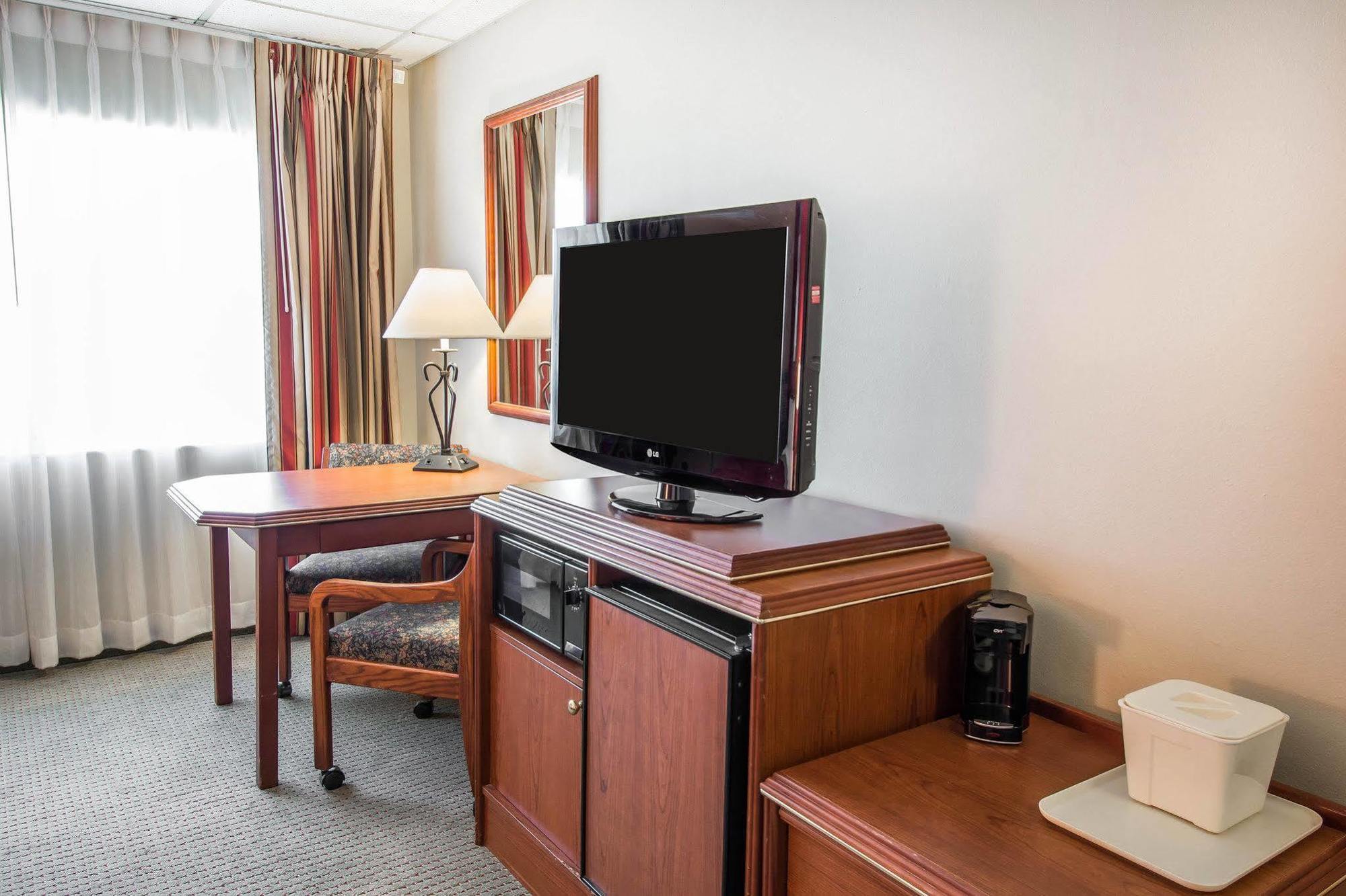 Ramada By Wyndham Downtown Spokane Dış mekan fotoğraf