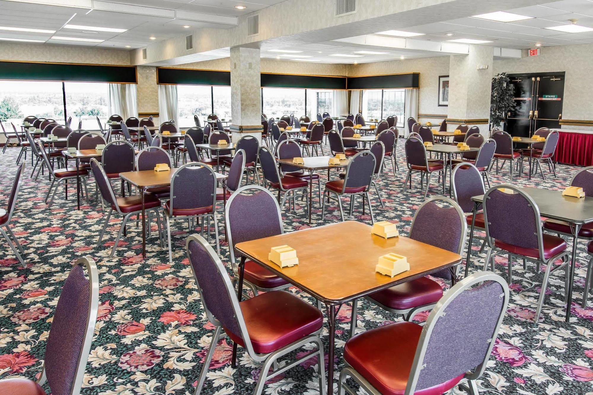 Ramada By Wyndham Downtown Spokane Dış mekan fotoğraf