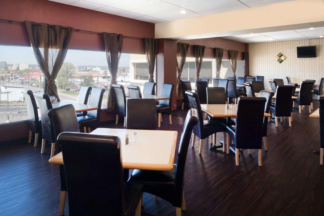 Ramada By Wyndham Downtown Spokane Dış mekan fotoğraf