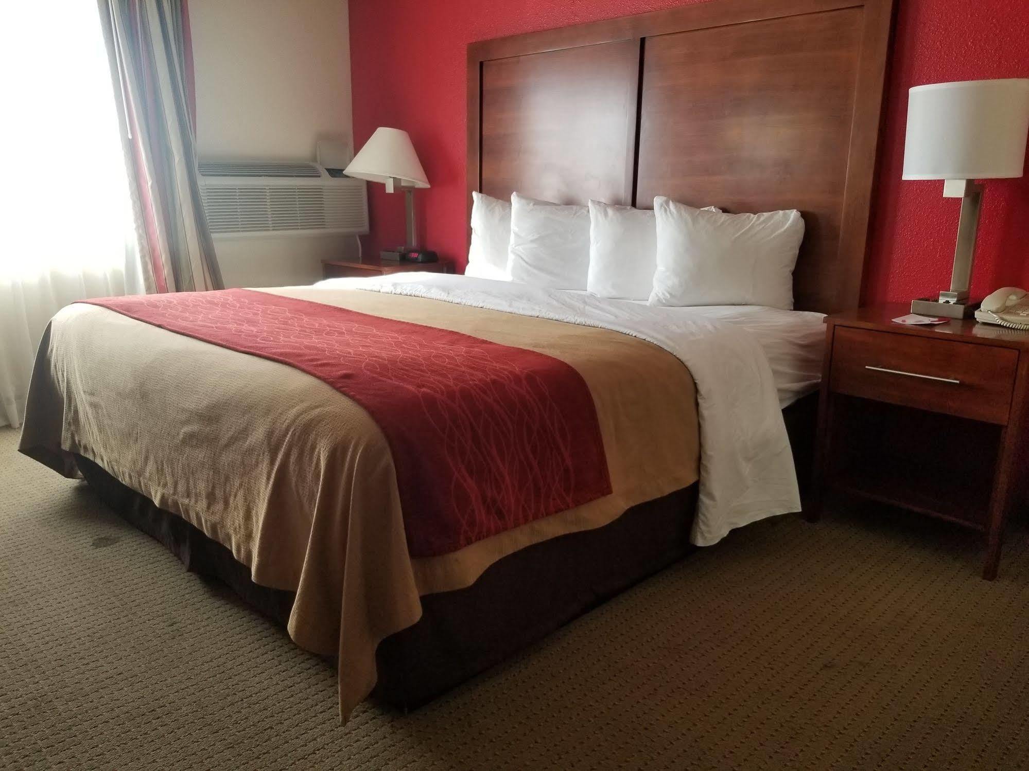Ramada By Wyndham Downtown Spokane Dış mekan fotoğraf