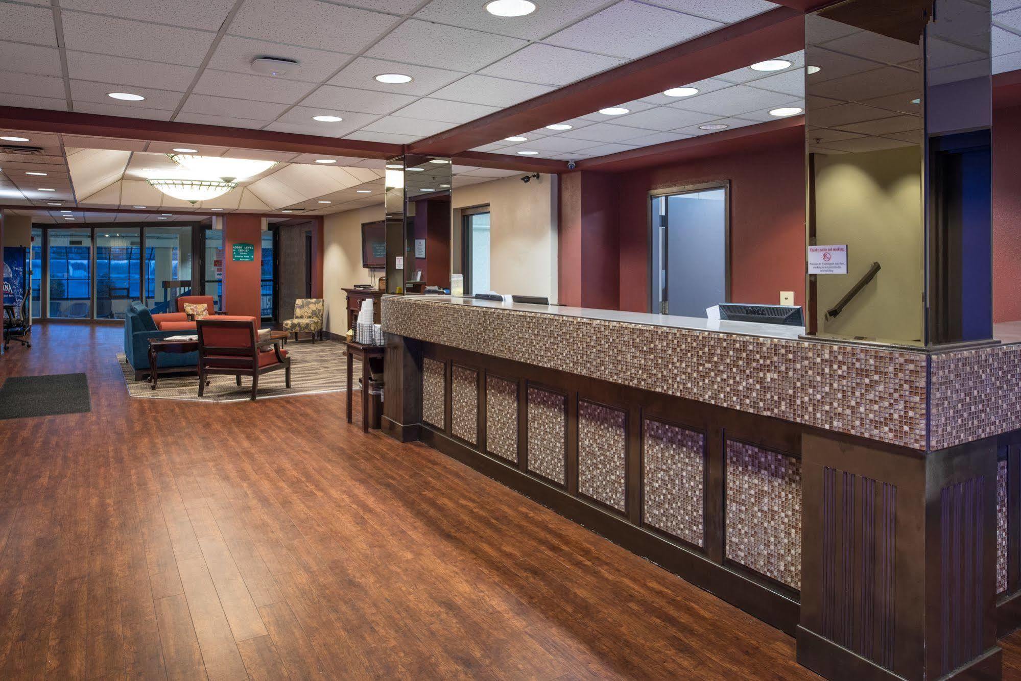 Ramada By Wyndham Downtown Spokane Dış mekan fotoğraf